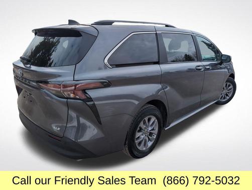 2025 Toyota Sienna XLE