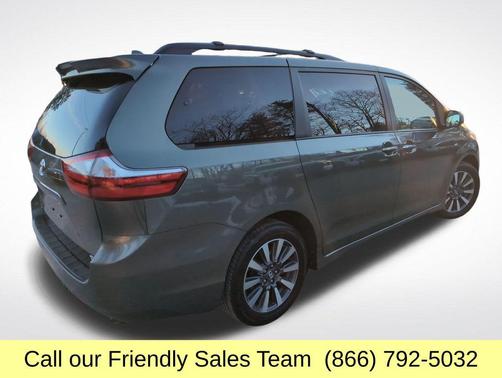 2018 Toyota Sienna XLE