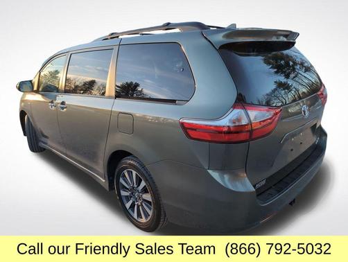 2018 Toyota Sienna XLE
