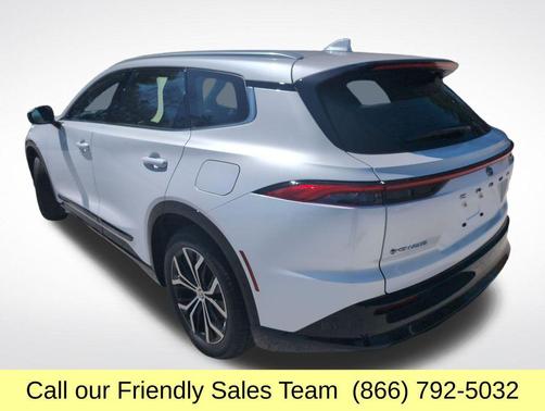 2025 Toyota Crown Signia XLE