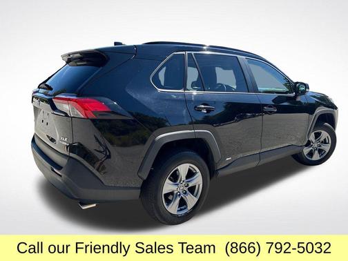 2022 Toyota RAV4 Hybrid XLE