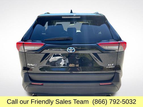 2022 Toyota RAV4 Hybrid XLE