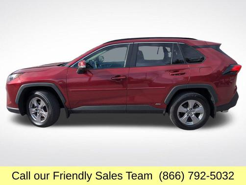 2022 Toyota RAV4 Hybrid XLE
