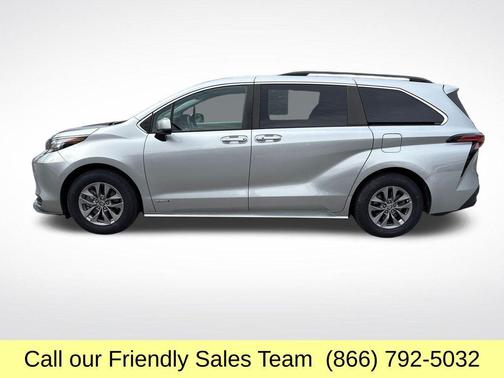 2021 Toyota Sienna LE