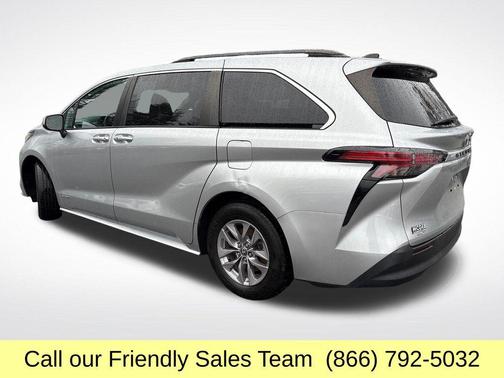 2021 Toyota Sienna LE