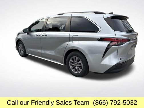 2021 Toyota Sienna LE