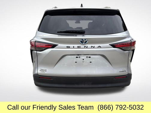 2021 Toyota Sienna LE