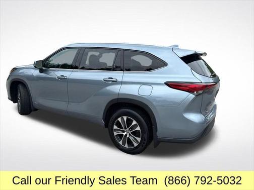 2022 Toyota Highlander Hybrid XLE