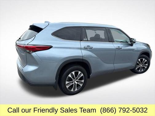 2022 Toyota Highlander Hybrid XLE