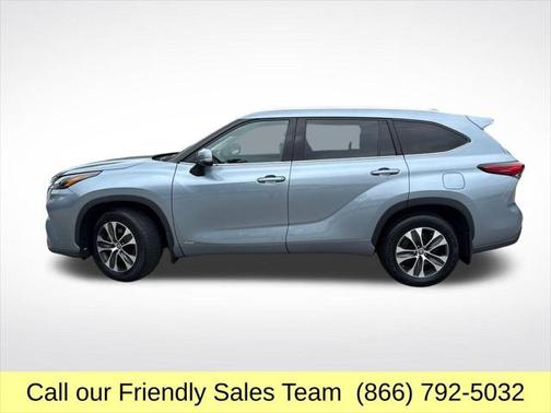 2022 Toyota Highlander Hybrid XLE