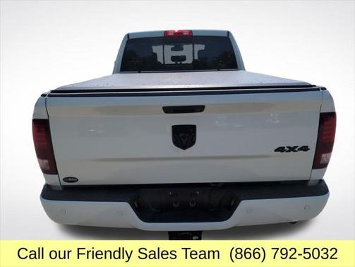 2017 RAM 2500 Laramie Crew Cab 4x4 6'4' Box