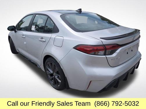Classic Silver Metallic/Midnight Black Metallic 2026 Toyota Corolla XSE