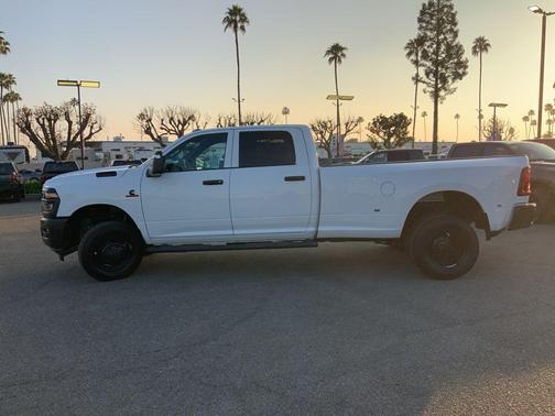 2026 RAM 3500 Tradesman Crew Cab 4x4 8' Box