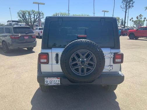 Silver Zynith Clearcoat 2024 Jeep Wrangler Sport S