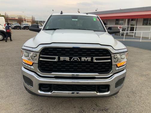2022 RAM 3500 Big Horn Crew Cab 4x4 8' Box