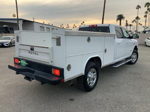 2022 RAM 3500 Big Horn Crew Cab 4x4 8' Box