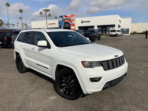 2022 Jeep Grand Cherokee Laredo