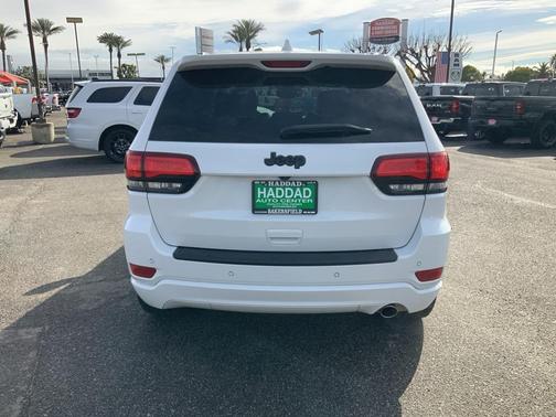 2022 Jeep Grand Cherokee Laredo