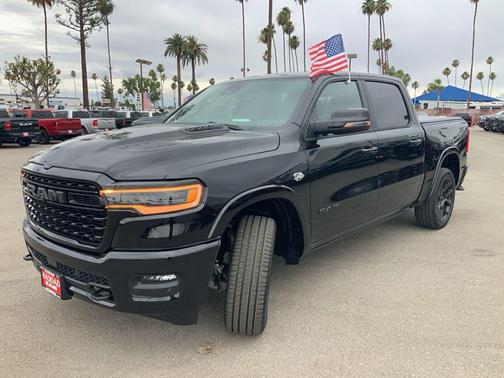 Diamond Black Crystal Pearlcoat 2026 RAM 1500 Limited