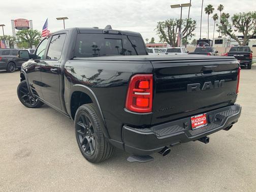 Diamond Black Crystal Pearlcoat 2026 RAM 1500 Limited