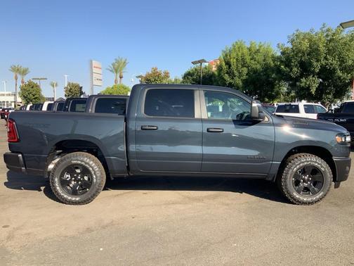 2026 RAM 1500 Warlock Crew Cab 4x4 5'7' Box