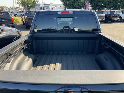 2026 RAM 1500 Warlock Crew Cab 4x4 5'7' Box