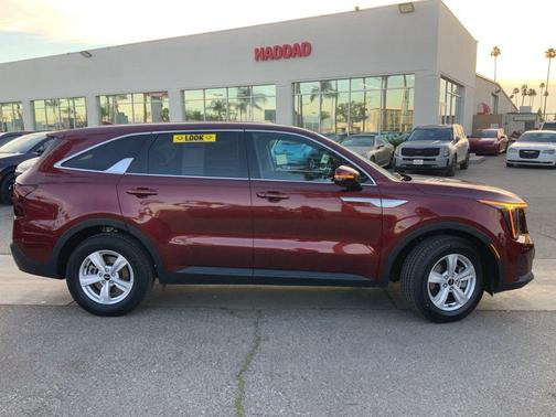2025 Kia Sorento LX