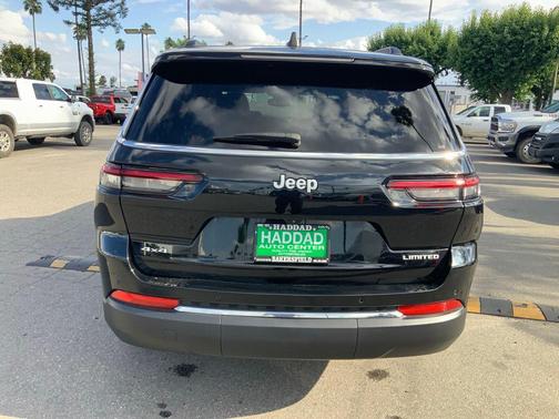 Diamond Black Crystal Pearlcoat 2024 Jeep Grand Cherokee L Limited
