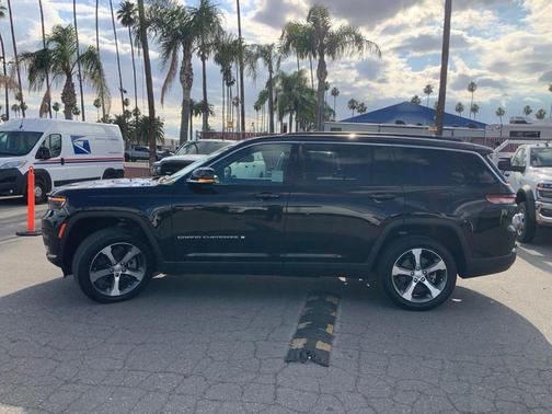 Diamond Black Crystal Pearlcoat 2024 Jeep Grand Cherokee L Limited