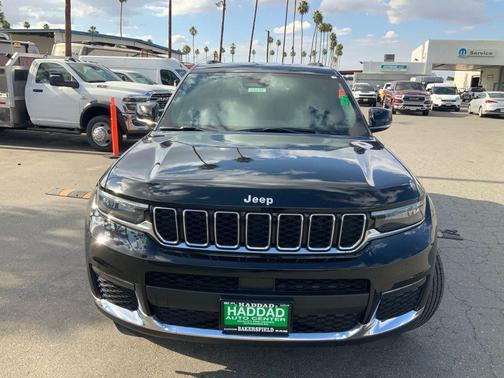 Diamond Black Crystal Pearlcoat 2024 Jeep Grand Cherokee L Limited