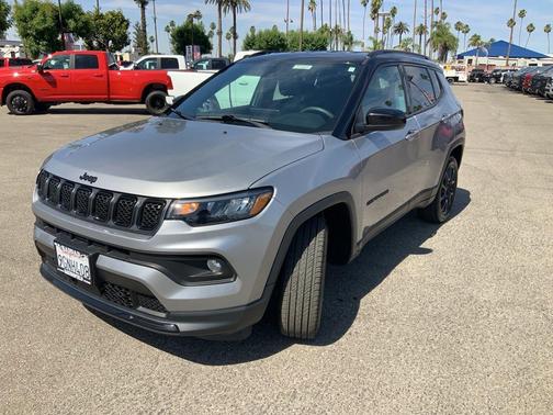 Billet Silver Metallic Clearcoat 2023 Jeep Compass Latitude
