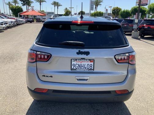 Billet Silver Metallic Clearcoat 2023 Jeep Compass Latitude