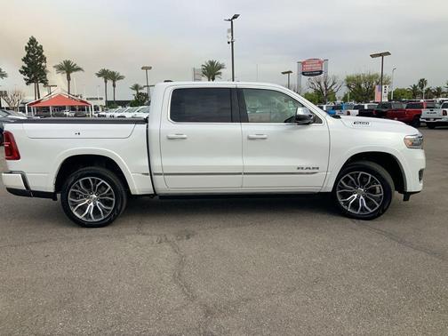 Ivory White Tri-Coat Pearlcoat 2026 RAM 1500 ST
