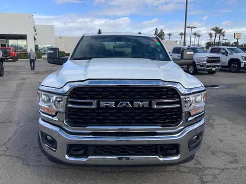2024 RAM 3500 Big Horn Crew Cab 4x4 8' Box