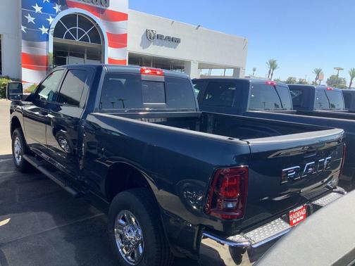 2025 RAM 2500 Tradesman Crew Cab 4x4 6'4' Box