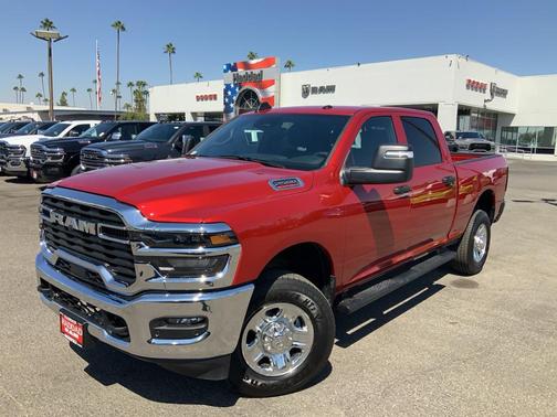 2025 RAM 2500 Tradesman Crew Cab 4x4 6'4' Box