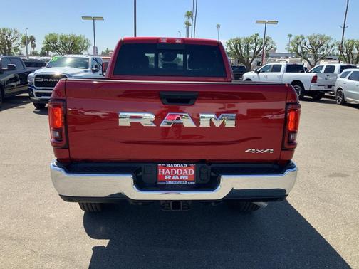 2025 RAM 2500 Tradesman Crew Cab 4x4 6'4' Box