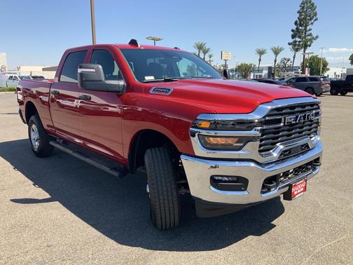2025 RAM 2500 Tradesman Crew Cab 4x4 6'4' Box