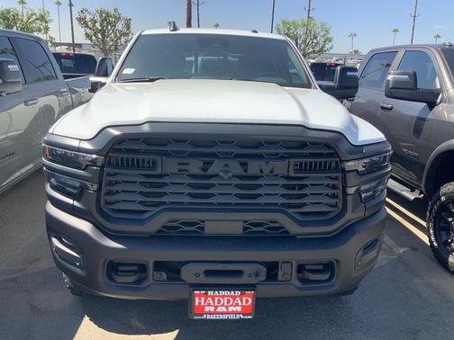 2025 RAM 2500 Tradesman Crew Cab 4x4 6'4' Box