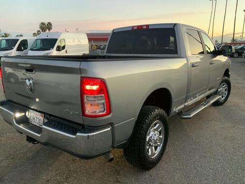 2021 RAM 2500 Big Horn Crew Cab 4x4 6'4' Box