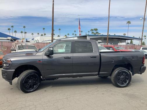 2025 RAM 2500 Big Horn Crew Cab 4x4 6'4' Box