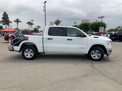 Bright White Clearcoat 2023 RAM 1500 Big Horn/Lone Star
