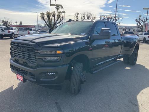 2026 RAM 3500 Tradesman Crew Cab 4x4 8' Box