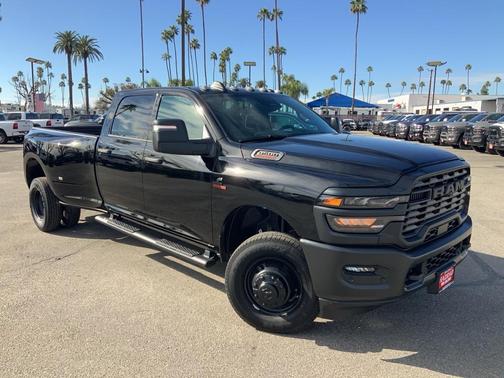 2026 RAM 3500 Tradesman Crew Cab 4x4 8' Box