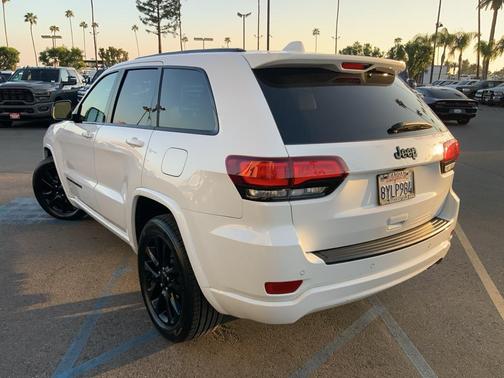 2021 Jeep Grand Cherokee Laredo