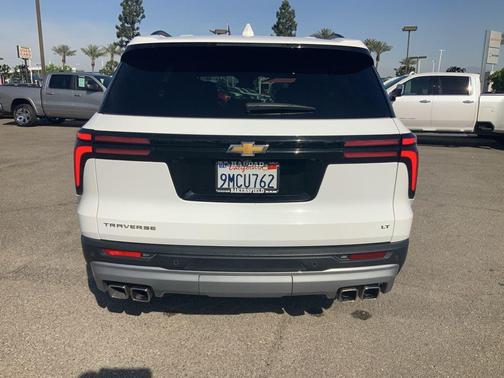 Summit White 2024 Chevrolet Traverse LT