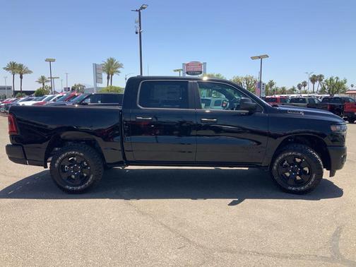 Diamond Black Crystal Pearlcoat 2026 RAM 1500 Warlock Crew Cab 4x4 5'7' Box