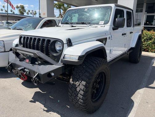 Bright White Clearcoat 2023 Jeep Gladiator Sport S