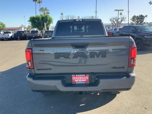 Ceramic Gray Clearcoat 2026 RAM 2500 Big Horn Crew Cab 4x4 6'4' Box