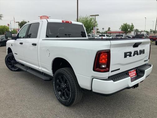 2025 RAM 3500 Big Horn Crew Cab 4x4 6'4' Box